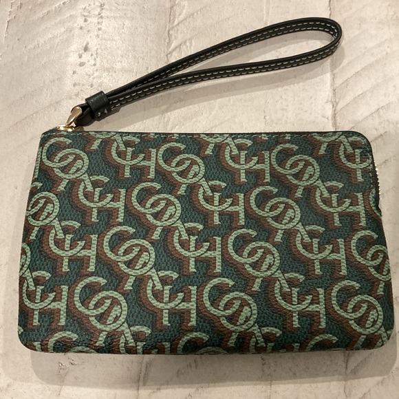 Coach wristlet - Picture 2 of 7